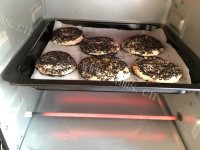 美味的麻酱烧饼做法图解11)