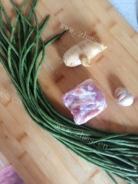好吃的炒豇豆做法图解1)