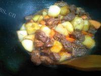 香浓牛肉炖土豆胡萝卜做法图解9)