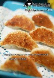 美味的鲜肉香菇锅贴