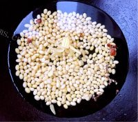雪里蕻拌金豆做法图解2)