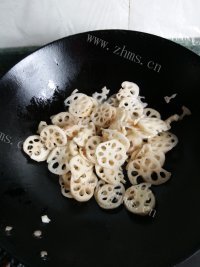 美味的清炒藕片做法图解2)
