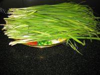 美味的素炒韭菜做法图解1)