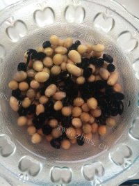 回味无穷的黑芝麻豆浆做法图解1)