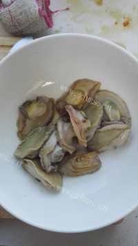 色味俱佳的清蒸鲍鱼做法图解2)