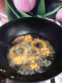 美味秘制熏鱼做法图解9)