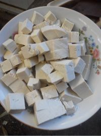 家常菜海带豆腐汤做法图解1)