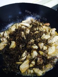 好吃的梅干菜烧肉做法图解9)