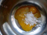 自制抹茶奶油蛋糕卷做法图解2)