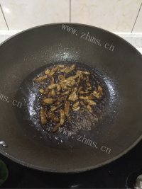 好吃家庭炒芹菜做法图解5)