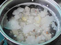 自制冬瓜薏米排骨汤的做法图解四