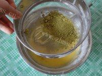 唇齿留香的抹茶戚风蛋糕做法图解7)