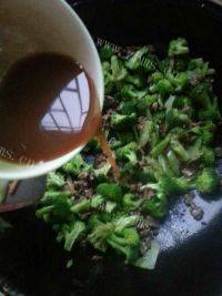 口味极佳的西兰花炒牛肉