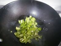 美味青椒鸡翅做法图解6)