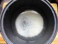 DIY皮蛋瘦肉粥做法图解3)
