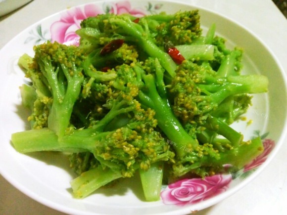 诱人的清炒西兰花