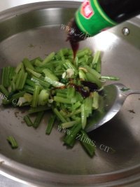 可口的蠔油芹菜做法图解8)