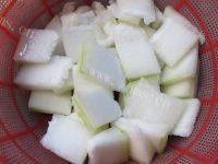 家常冬瓜毛豆咸肉汤做法图解3)