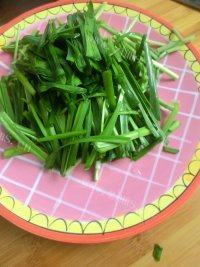 美味韭菜虾仁炒鸡蛋做法图解2)