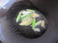 美味的爆炒鱿鱼卷做法图解7)
