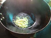 其味无穷的香肠炒荷兰豆做法图解4)