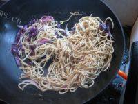 易做的肉丝炒面做法图解10)