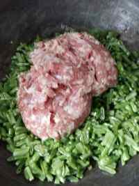 好吃四季豆鲜肉饺做法图解6)