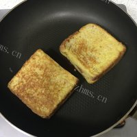 自制火腿西多士做法图解6)