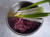 美味的鲜肉千层饼做法图解2)