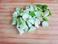美味的洋葱茄汁丝瓜做法图解2)