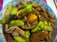 家常菜鸡杂炒丝瓜
