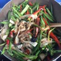 家常菜芹菜炒豆皮做法图解8)