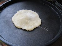 色泽不错的土豆糯米饼做法图解10)