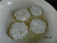 美味的香煎藕饼做法图解7)