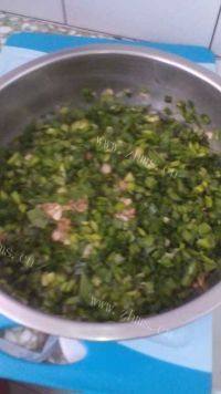 美味的白菜肉馅饺子做法图解7)