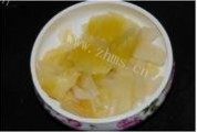 美味的酸汤鱼头做法图解2)