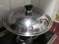 家常菜豆角炒瘦肉做法图解7)