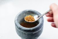 北方特色美食之肥肠小面做法图解4)