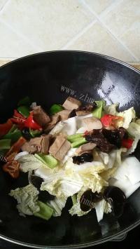 美味的缤纷小炒做法图解5)