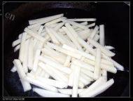 十分可口的炸薯条做法图解2)