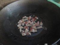 美味的咸菜炒肉做法图解3)