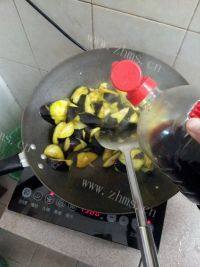 让人怀念的炒茄子做法图解6)
