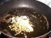 美味的雪菜扣肉做法图解6)