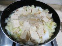 家常菜白菜炖冻豆腐做法图解10)