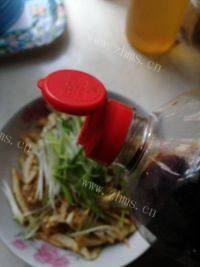 鲜香的凉拌豆腐丝做法图解9)