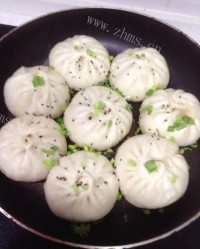 美味的生煎包子做法图解4)