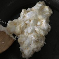 美味的杏仁牛轧糖做法图解4)
