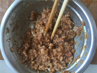 好吃的白菜粉条馅饼做法图解5)