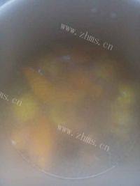 好喝的玉米排骨汤做法图解4)