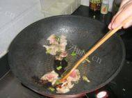 香菇炒肉做法图解5)